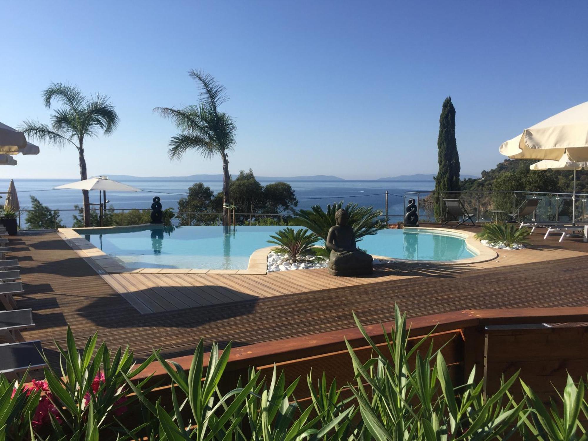 Les Lauriers Roses Lejlighedshotel Le Le Rayol-Canadel-sur-Mer Eksteriør billede