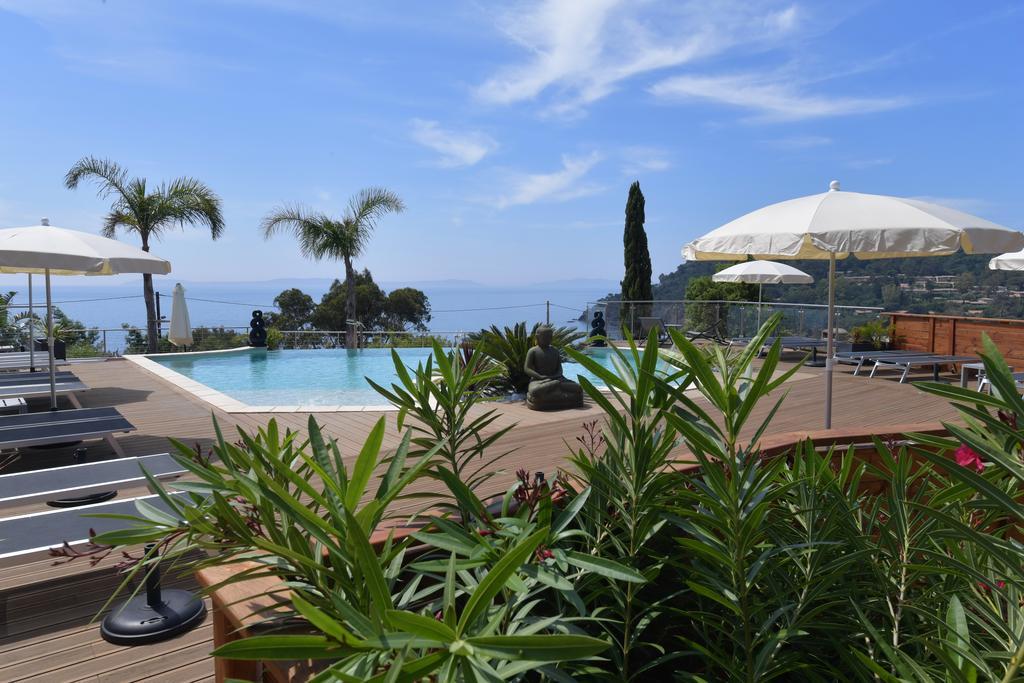 Les Lauriers Roses Lejlighedshotel Le Le Rayol-Canadel-sur-Mer Eksteriør billede