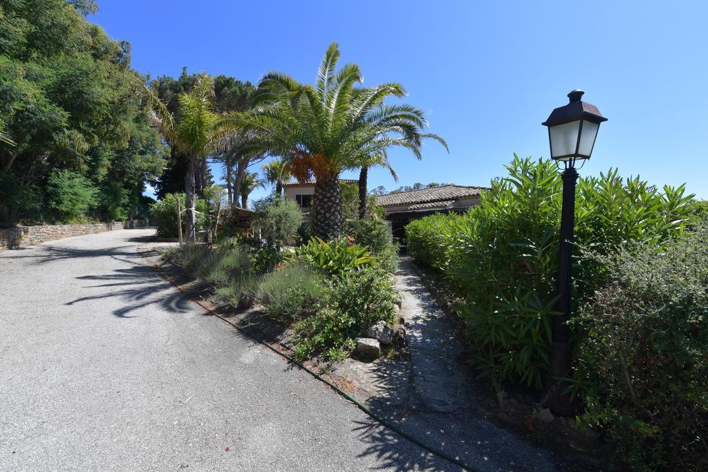 Les Lauriers Roses Lejlighedshotel Le Le Rayol-Canadel-sur-Mer Eksteriør billede