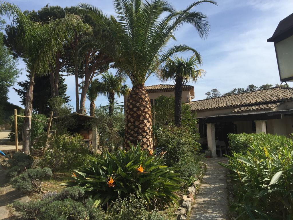 Les Lauriers Roses Lejlighedshotel Le Le Rayol-Canadel-sur-Mer Eksteriør billede